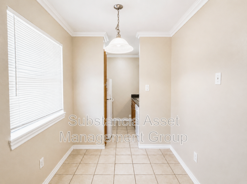 1430 Nw 25th St - Photo 3 of 16