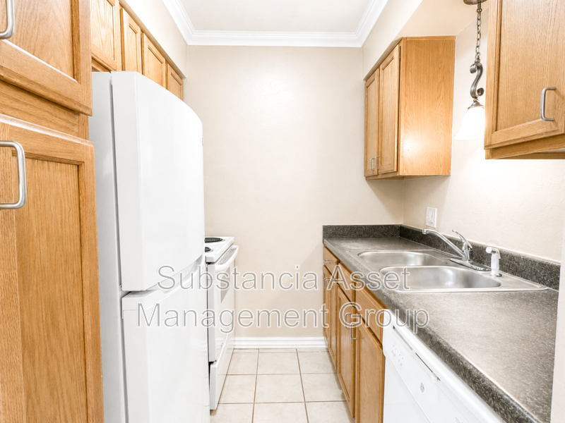 1430 Nw 25th St - Photo 4 of 16