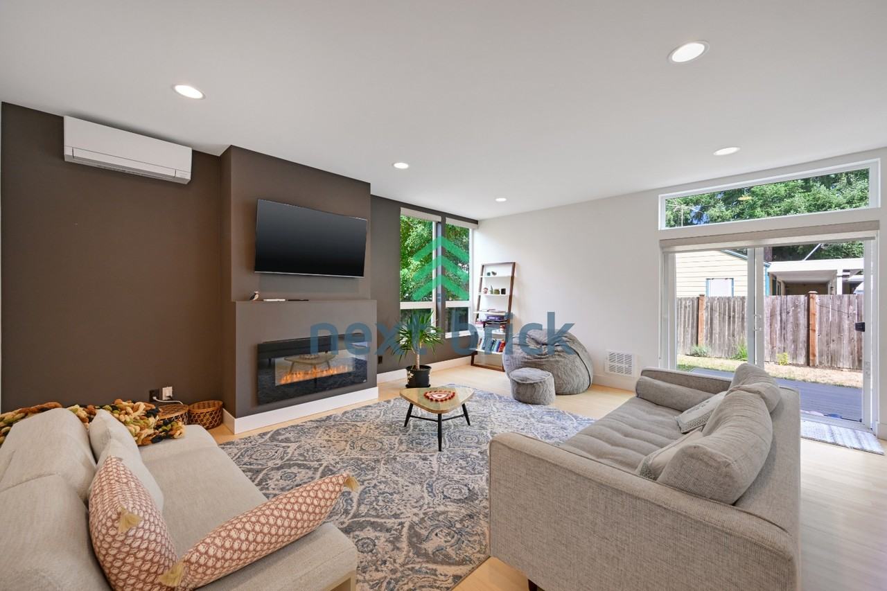 1240 Ne 117th St - Photo 5 of 25