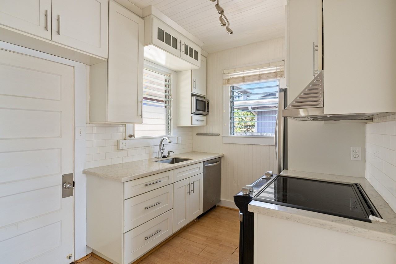 622 11th Ave - Photo 4 of 21