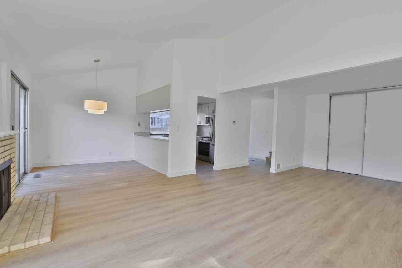 10856 Northridge Sq - Photo 4 of 31