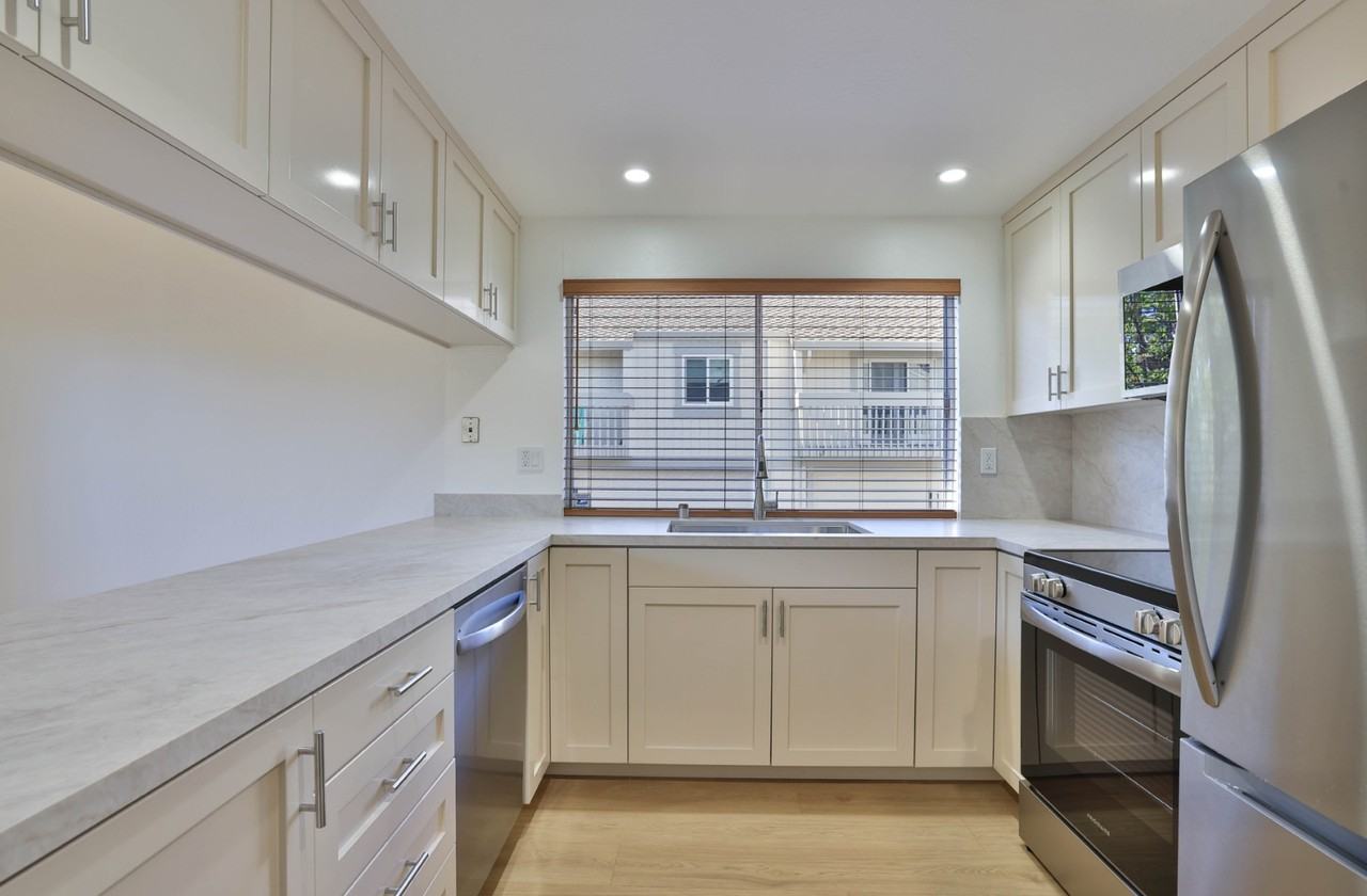 10856 Northridge Sq - Photo 7 of 31