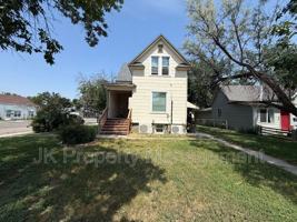 featured image of 601 5th Ave S #02