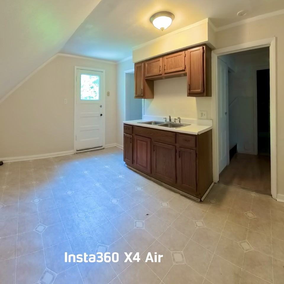 4103 E 76th St #2UP - Photo 7 of 8