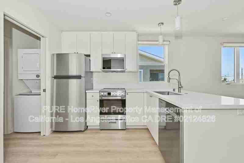 1536 W 205th St #1536 - Photo 5 of 11