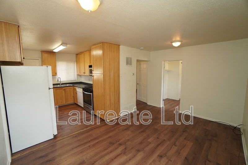 920 Orchard St - Photo 2 of 14