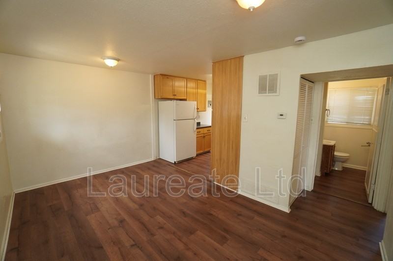 920 Orchard St - Photo 3 of 14