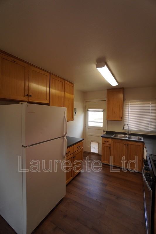 920 Orchard St - Photo 4 of 14