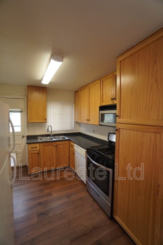 920 Orchard St - Photo 5 of 14