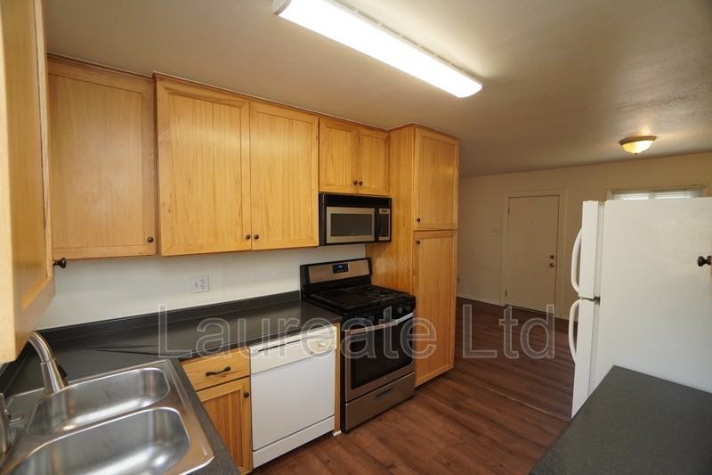 920 Orchard St - Photo 6 of 14