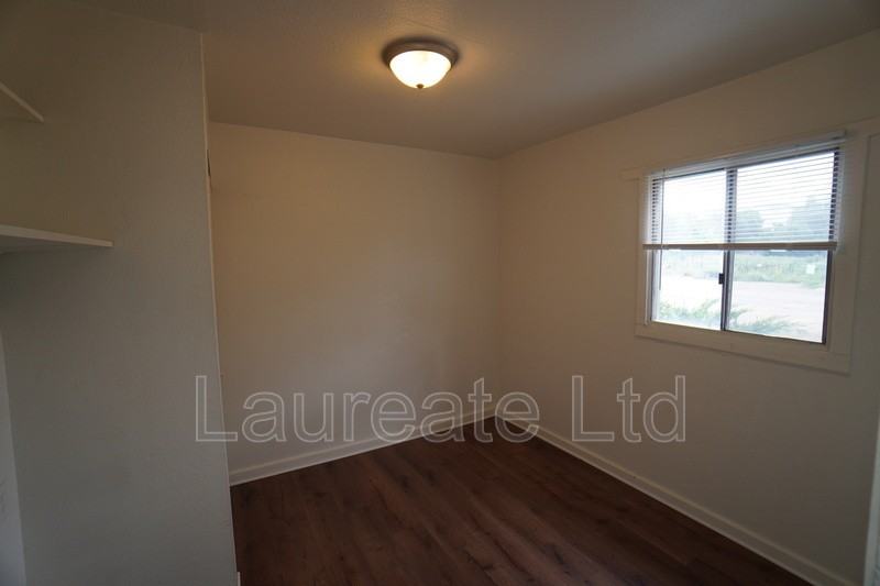 920 Orchard St - Photo 7 of 14