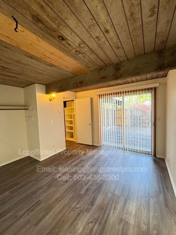 831 Nw 26th St - Photo 4 of 30