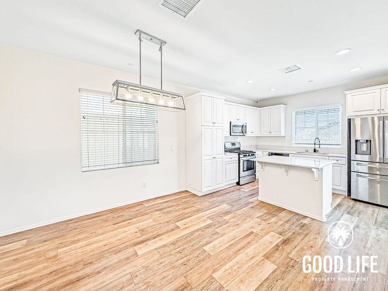 1845 Olivia St - Photo 4 of 25