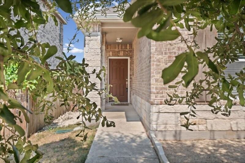 17004 Gibbons Path - Photo 7 of 29