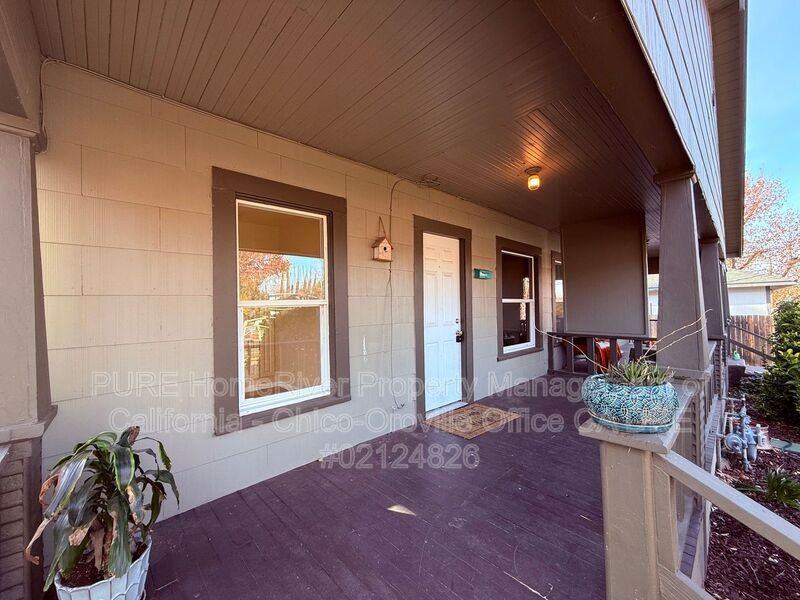 1532 Bridge St - Photo 2 of 14