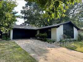 featured image of 2003 Cenwood Dr