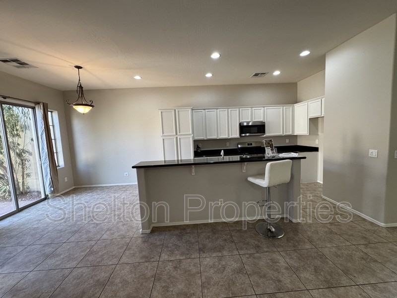 21166 W Main St - Photo 5 of 23