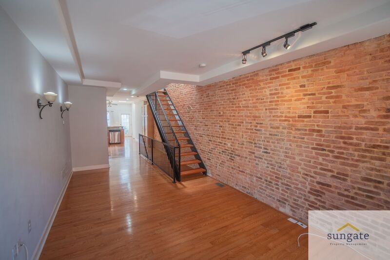 11 N Streeper St - Photo 3 of 43