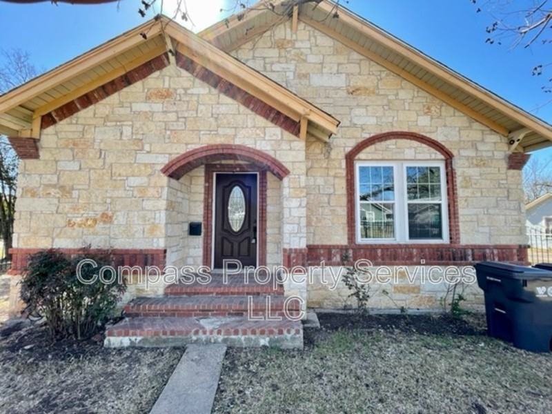 2608 Bosque Blvd - Photo 2 of 18