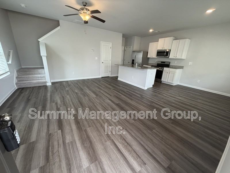 160 Heard Ln - Photo 3 of 28
