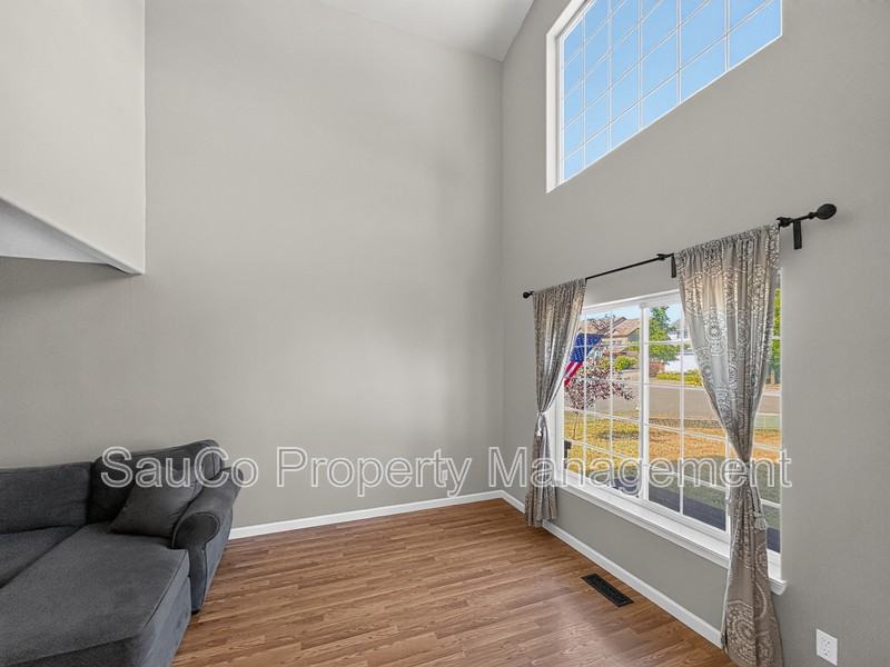 245 Trillium St - Photo 2 of 28