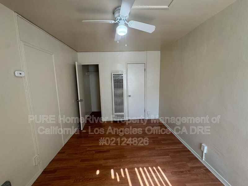 2219 Pacific Coast Hwy #11 - Photo 4 of 10