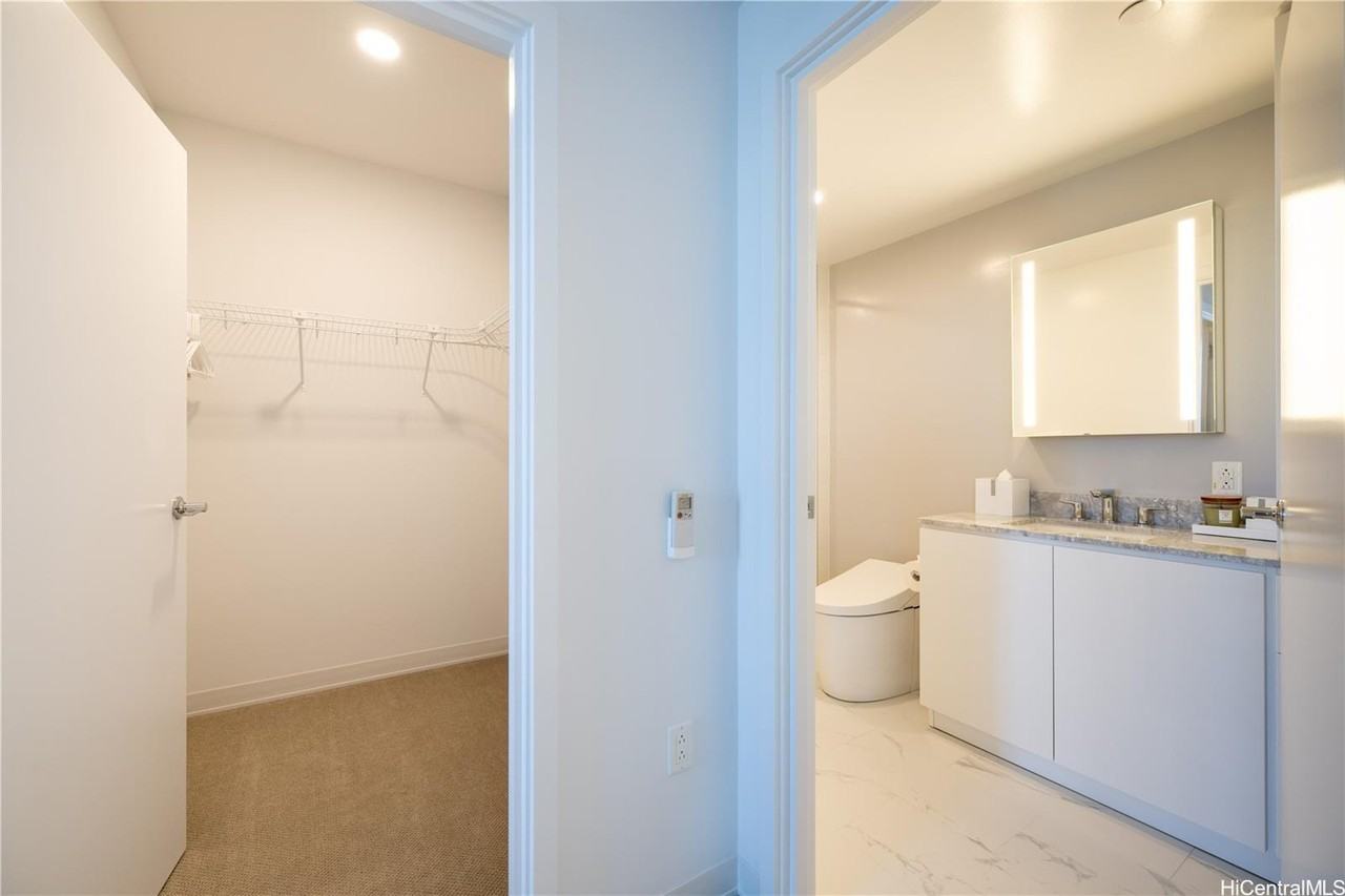 987 Queen St #1202 - Photo 7 of 10