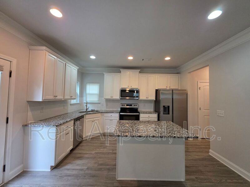 970 Laurel Cove Dr - Photo 2 of 18