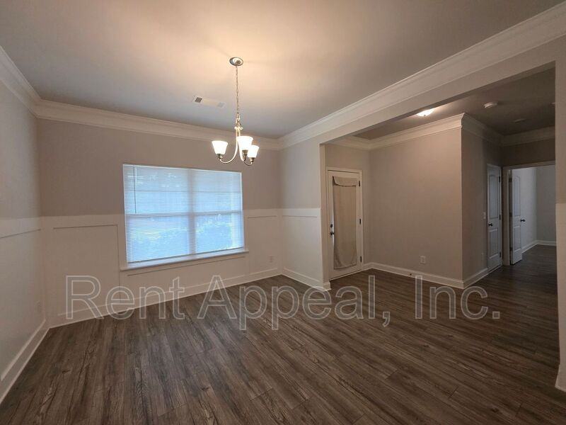 970 Laurel Cove Dr - Photo 4 of 18