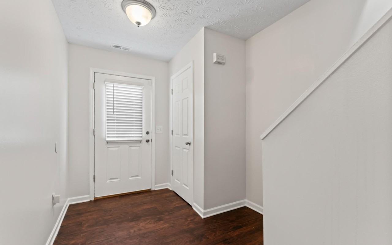 5619 Union Pointe Dr - Photo 3 of 21
