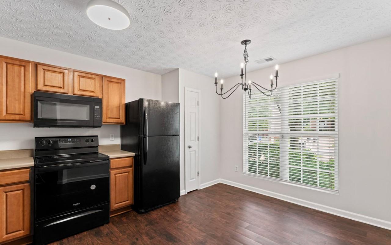 5619 Union Pointe Dr - Photo 4 of 21