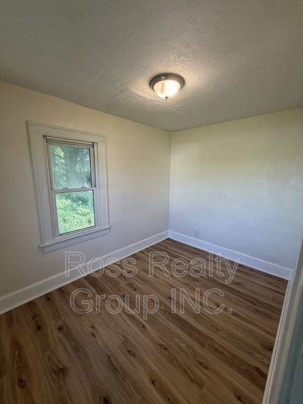 1850 Giant St - Photo 5 of 8