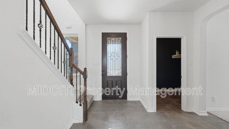 10419 Salitrillo Bnd - Photo 3 of 42