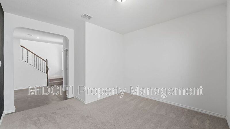10419 Salitrillo Bnd - Photo 4 of 42