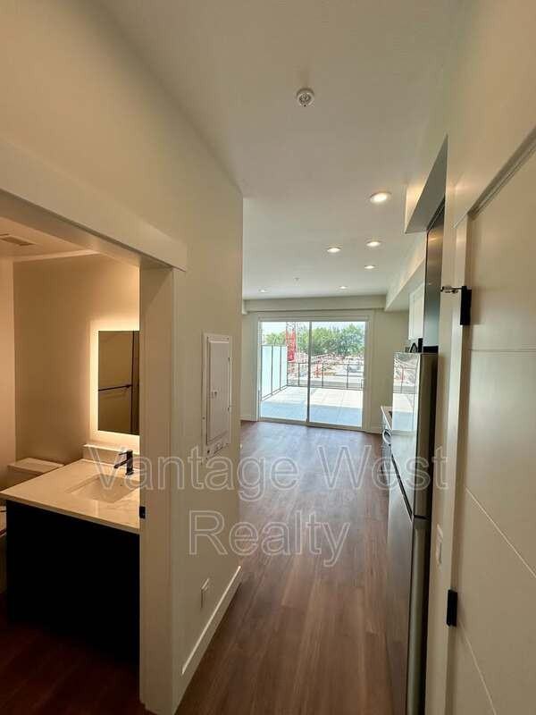 503 Sutherland Ave - Photo 4 of 23