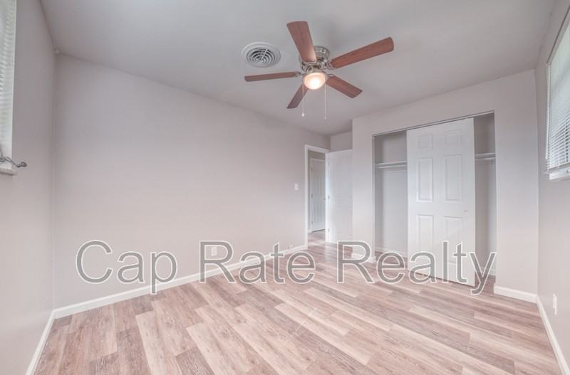 3738 Arkwood Ct #B - Photo 7 of 28