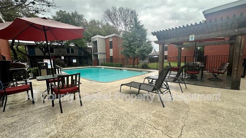 5426 Menchaca Rd #220 - Photo 2 of 9