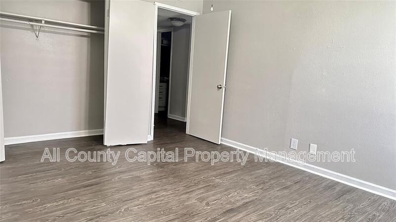 5426 Menchaca Rd #220 - Photo 4 of 9