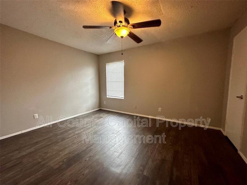 5426 Menchaca Rd #220 - Photo 5 of 9