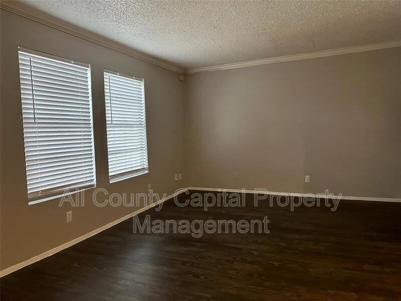 5426 Menchaca Rd #220 - Photo 6 of 9