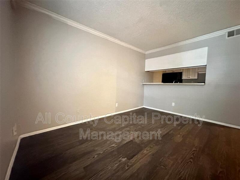 5426 Menchaca Rd #220 - Photo 7 of 9