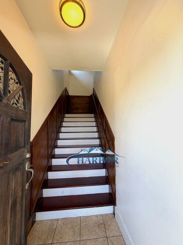 362 W 10th St #362-5 - Photo 3 of 16