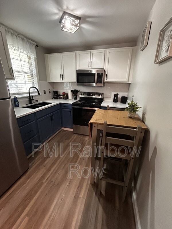 144 Williman St - Photo 3 of 20