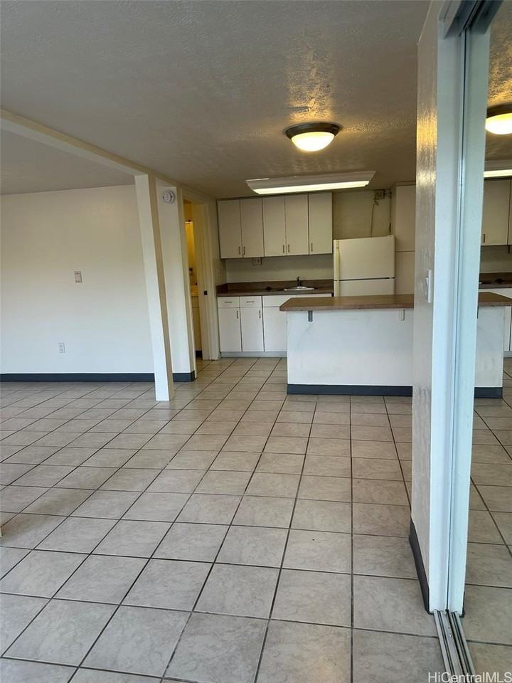 2011 Oahu Ave #B - Photo 5 of 12