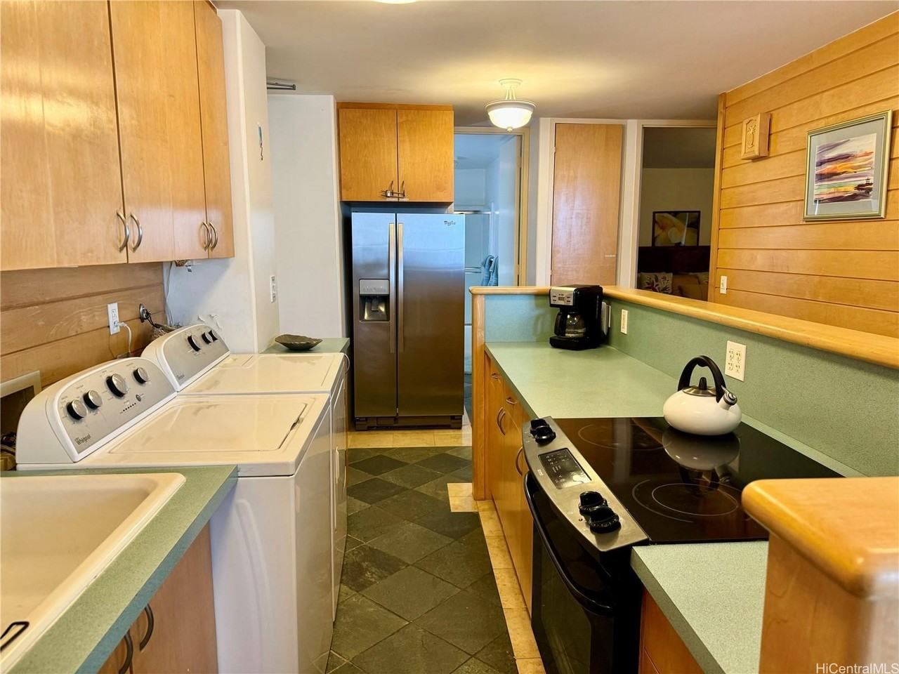 2415 Ala Wai Blvd #1708 - Photo 7 of 20
