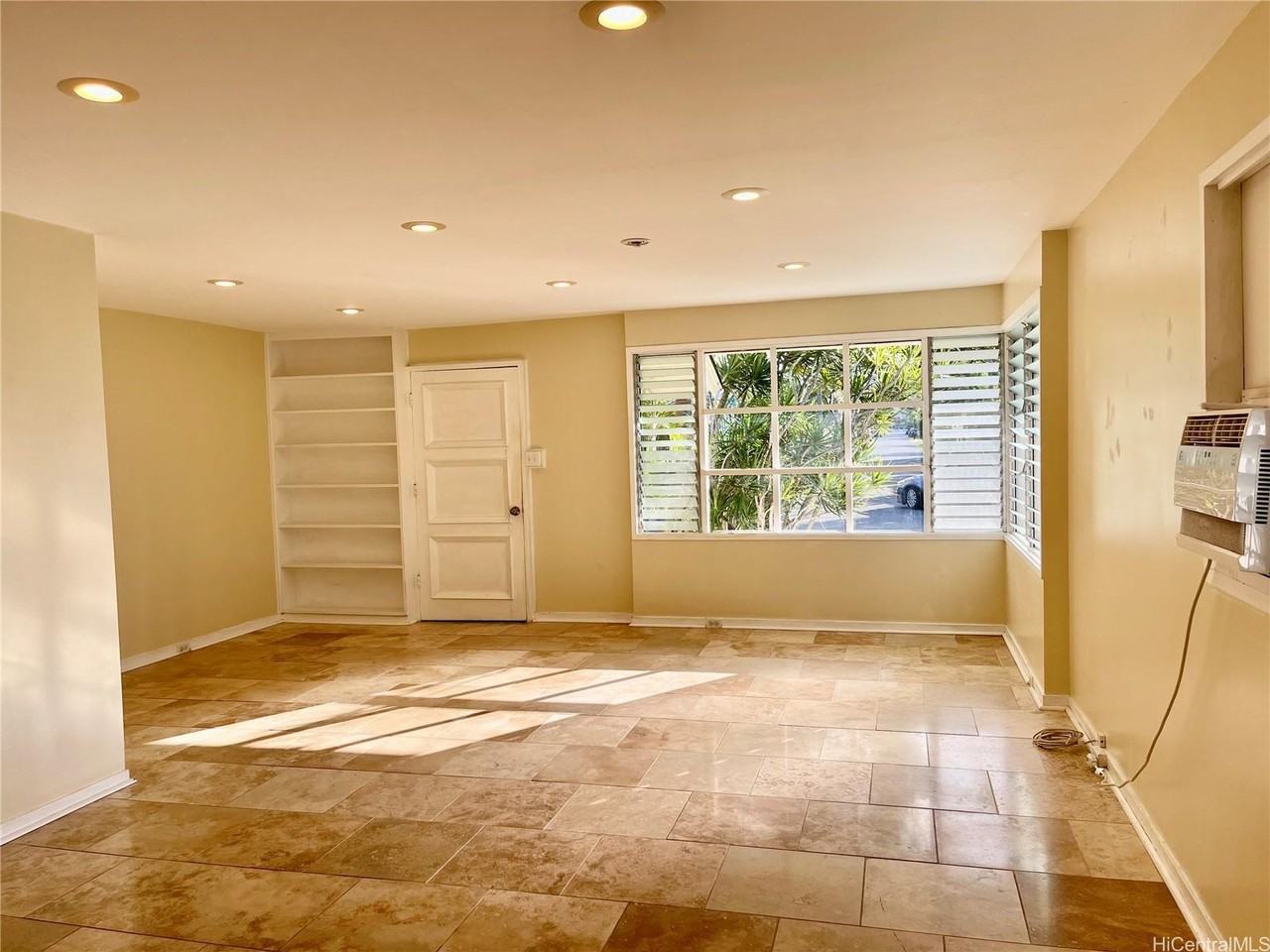 256 Maluniu Ave - Photo 4 of 18