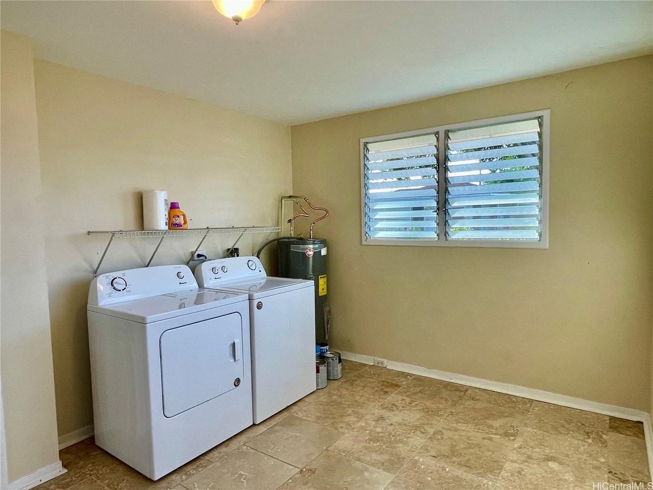 256 Maluniu Ave - Photo 5 of 18