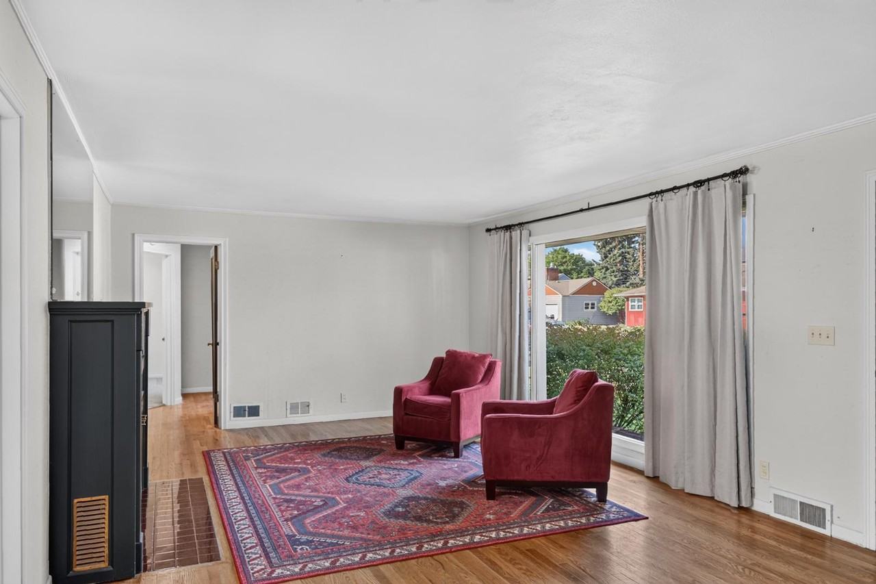 3140 N 2nd St - Photo 4 of 11