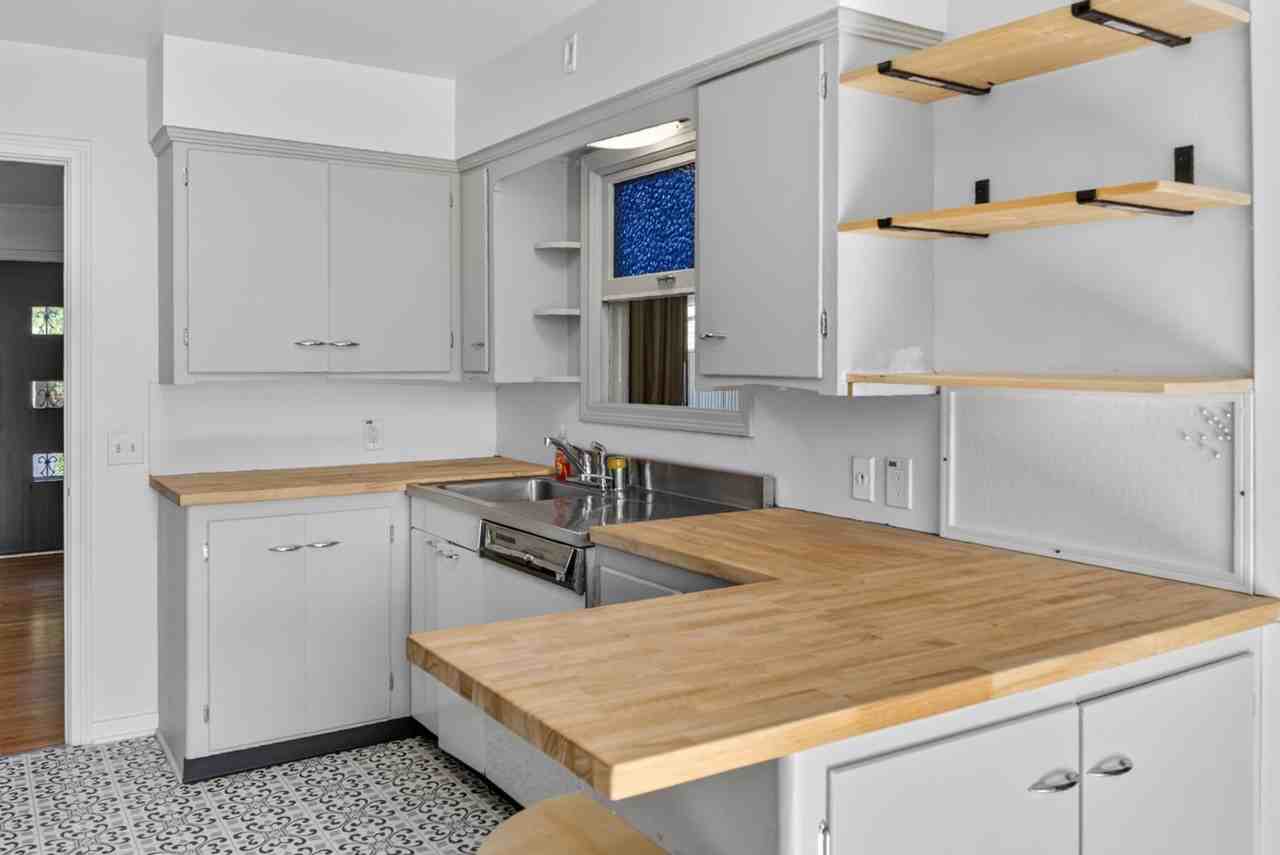 3140 N 2nd St - Photo 6 of 11