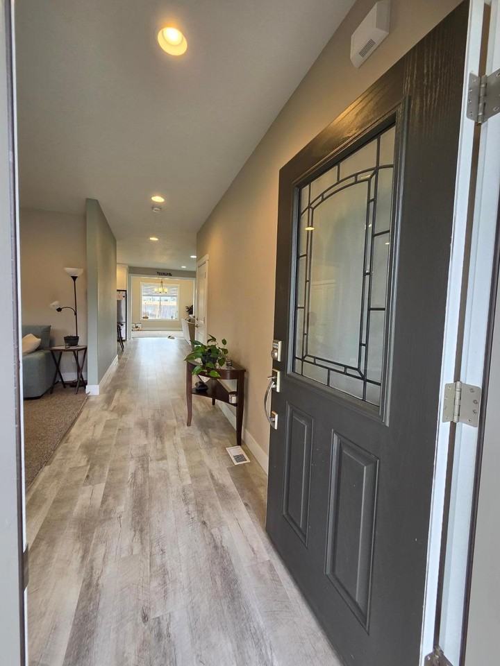 1305 Ne 4th Ave - Photo 2 of 37